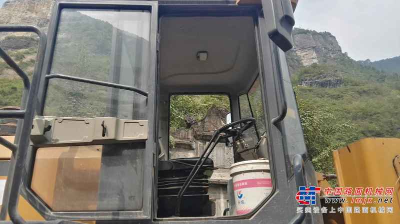 贵州出售转让二手2600小时2012年龙工LG853装载机