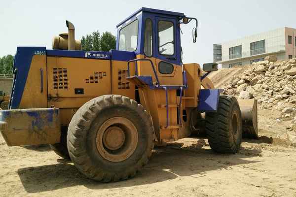 辽宁出售转让二手8968小时2008年龙工LG855装载机