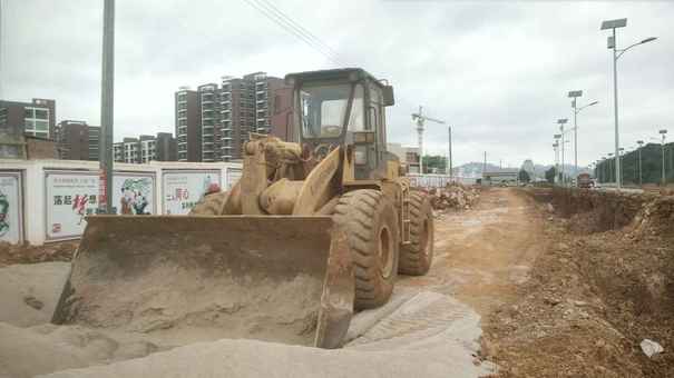 云南出售转让二手2000小时2013年柳工CLG855装载机