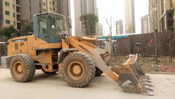 山东出售转让二手3000小时2010年龙工LG833装载机