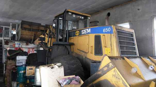 黑龙江出售转让二手8000小时2010年山工SEM650装载机