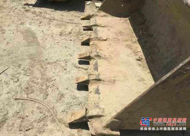 辽宁出售转让二手2000小时2011年龙工LG833B装载机