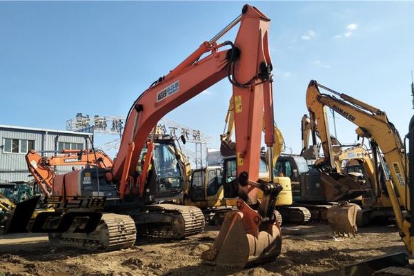 北京出售转让二手6480小时2011年日立ZX200-3挖掘机