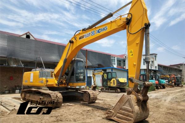晋中市出售转让二手2011年徐工XE260挖掘机
