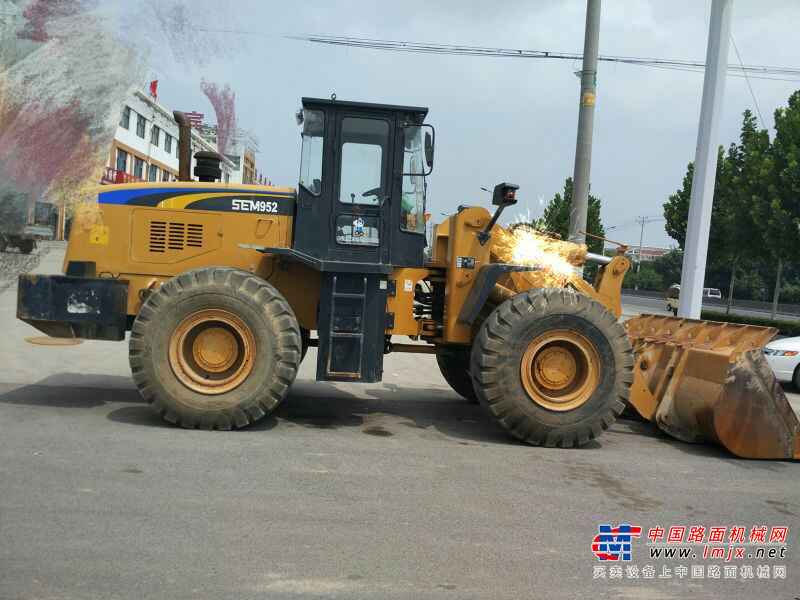 山东出售转让二手2000小时2007年山工SEM952装载机