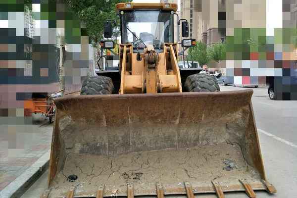 辽宁出售转让二手3000小时2010年龙工LG855装载机