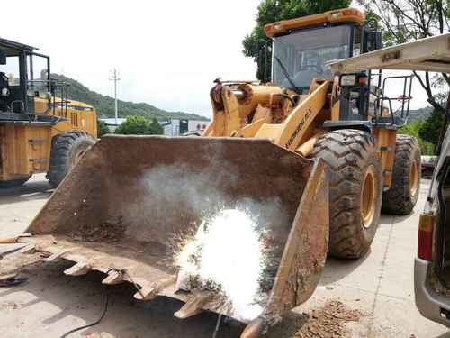陕西出售转让二手7000小时2010年龙工LG855B装载机