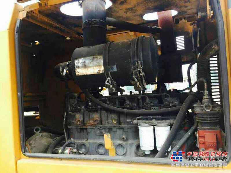 云南出售转让二手2800小时2014年龙工LG833B装载机