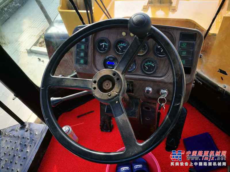 贵州出售转让二手8962小时2009年山工SEM952装载机