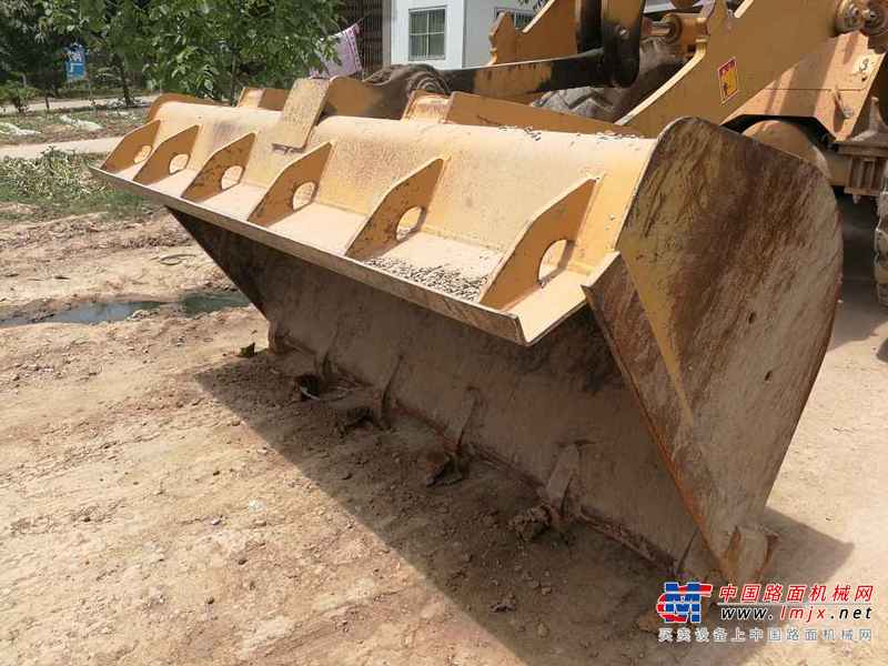 陕西出售转让二手2000小时2011年龙工LG833B装载机