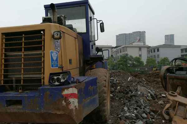 江西出售转让二手4000小时2010年龙工LG833装载机