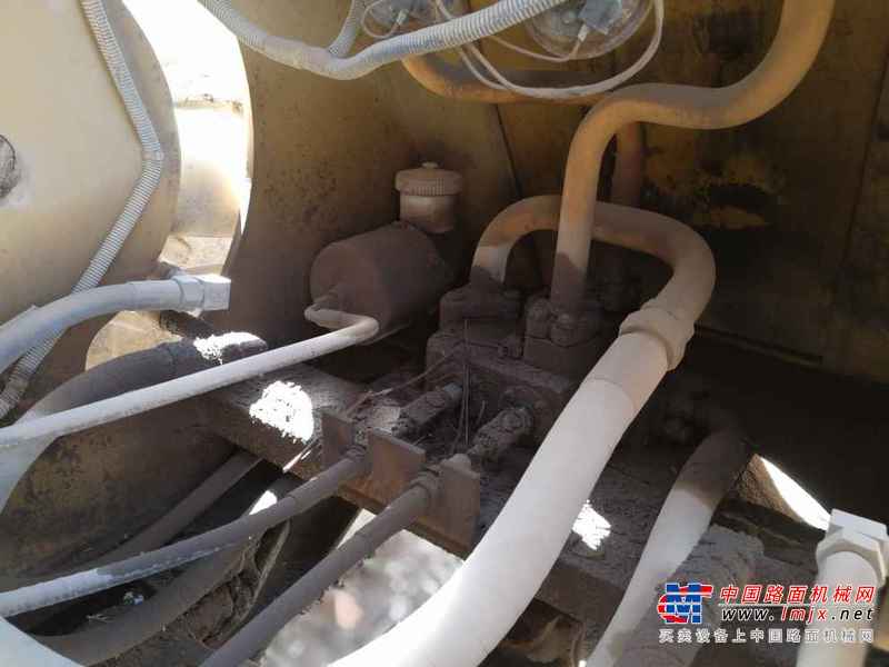 陕西出售转让二手4000小时2011年龙工LG833B装载机
