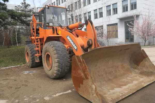 吉林出售转让二手2000小时2011年斗山DL503装载机