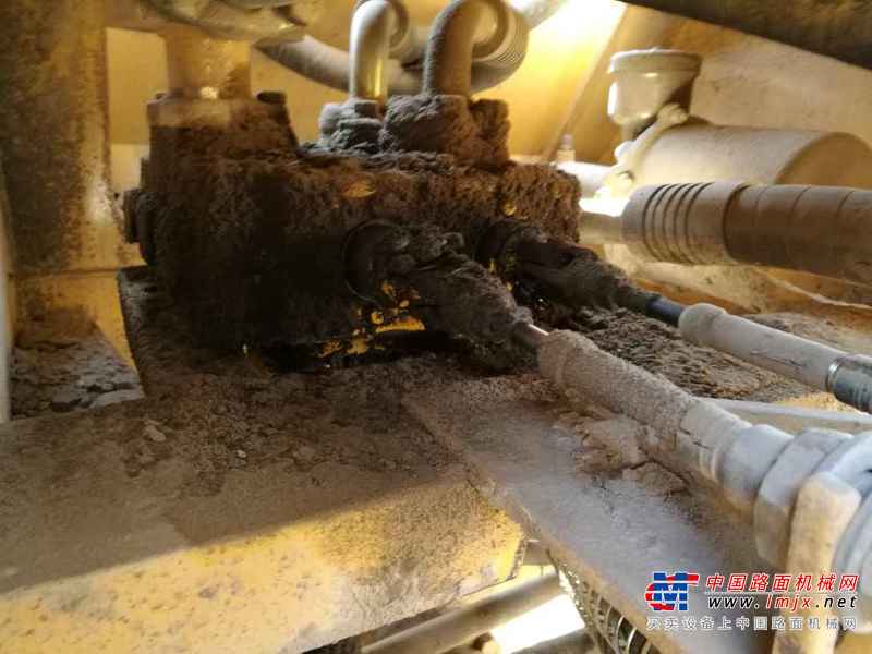吉林出售转让二手4300小时2013年柳工CLG855装载机