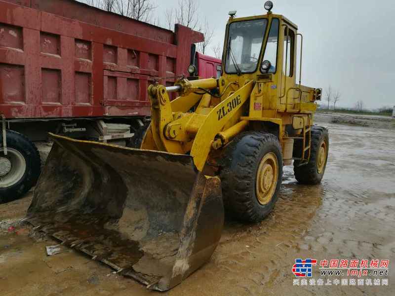 河南出售转让二手6800小时2004年柳工ZL30E装载机