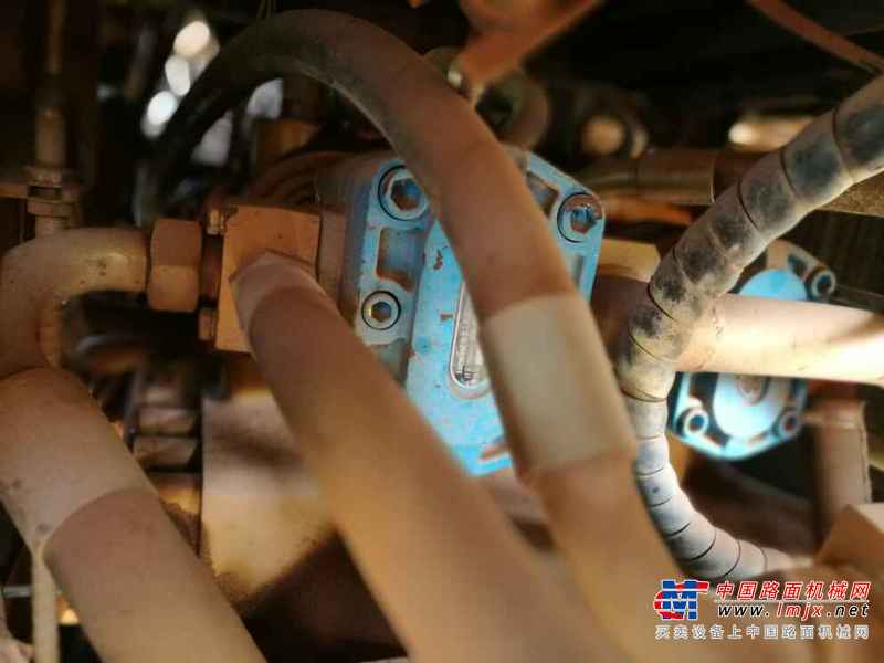 江西出售转让二手5500小时2013年龙工850装载机