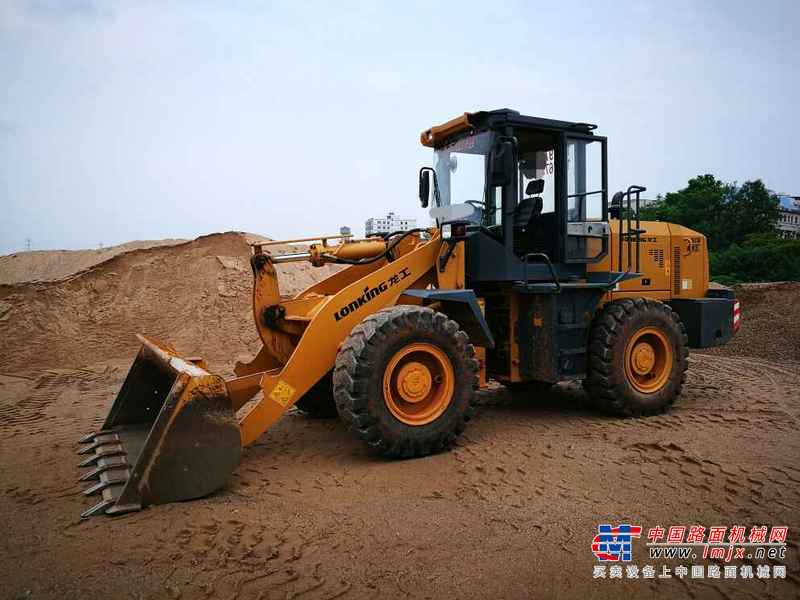 江西出售转让二手3000小时2014年龙工LG833B装载机