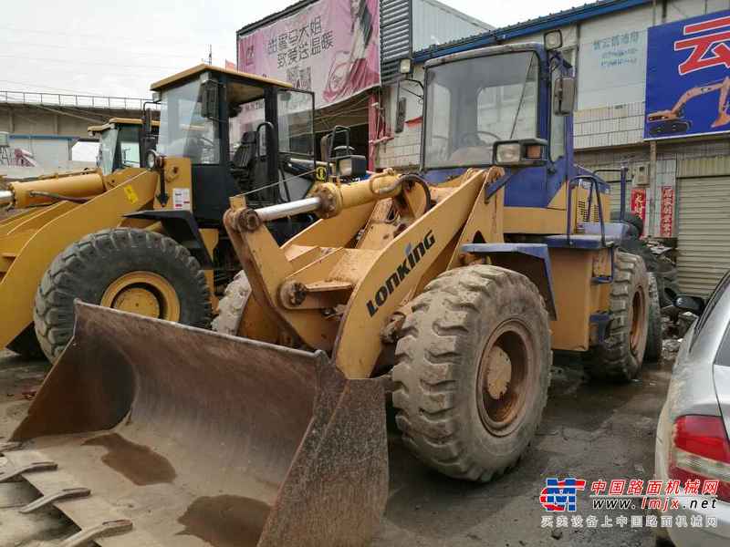 云南出售转让二手10000小时2010年龙工LG833装载机