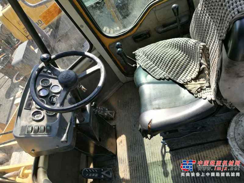 云南出售转让二手1594小时2011年山工ZL50F装载机