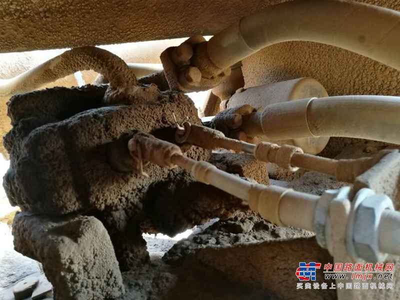云南出售转让二手20000小时2004年柳工CLG852装载机