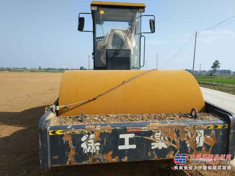 湖北出售转让二手2800小时2015年徐工XS263J单钢轮压路机