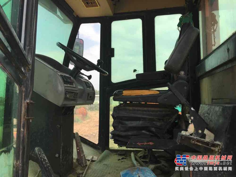 云南出售转让二手4650小时2009年洛阳路通LT320B轮胎压路机