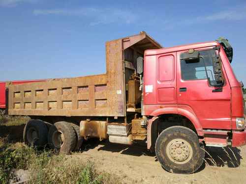 湖北出售转让二手2010年中国重汽豪沃ZZ3257N3847D1N7WA自卸车