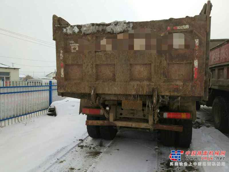 吉林出售转让二手2010年中国重汽豪沃ZZ3257N5247自卸车