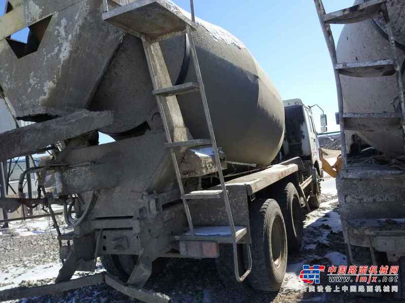 吉林出售转让二手2009年中国重汽豪沃ZZ5253GJBN3841C搅拌运输车