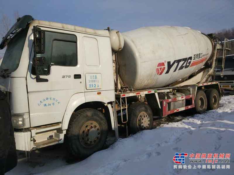 吉林出售转让二手2011年中国重汽豪沃ZZ5253GJBN3841C搅拌运输车