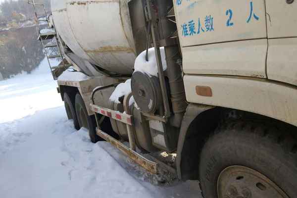 吉林出售转让二手2010年福田欧曼BJ5252GJB搅拌运输车