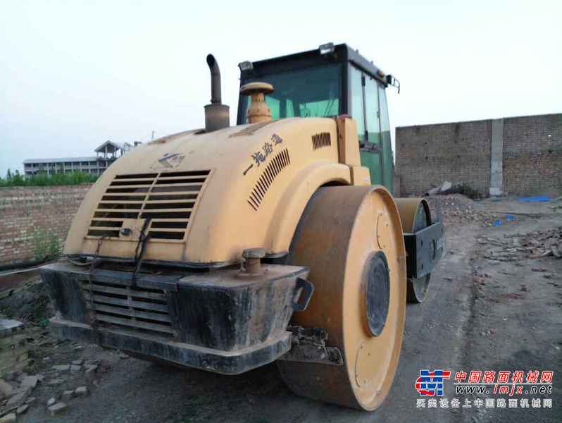山西出售转让二手5000小时2008年洛阳路通LTJ2125三轮压路机