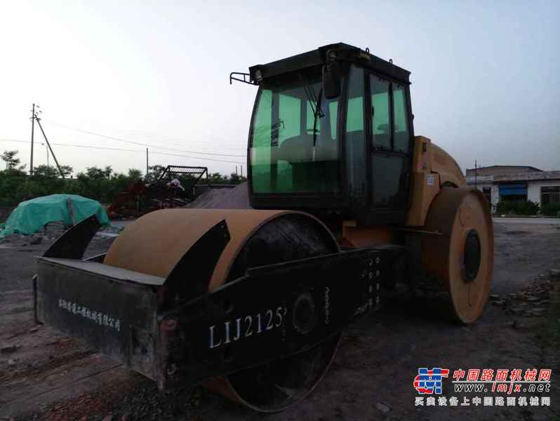 山西出售转让二手5000小时2008年洛阳路通LTJ2125三轮压路机