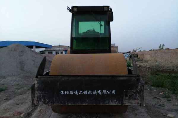山西出售转让二手5000小时2008年洛阳路通LTJ2125三轮压路机