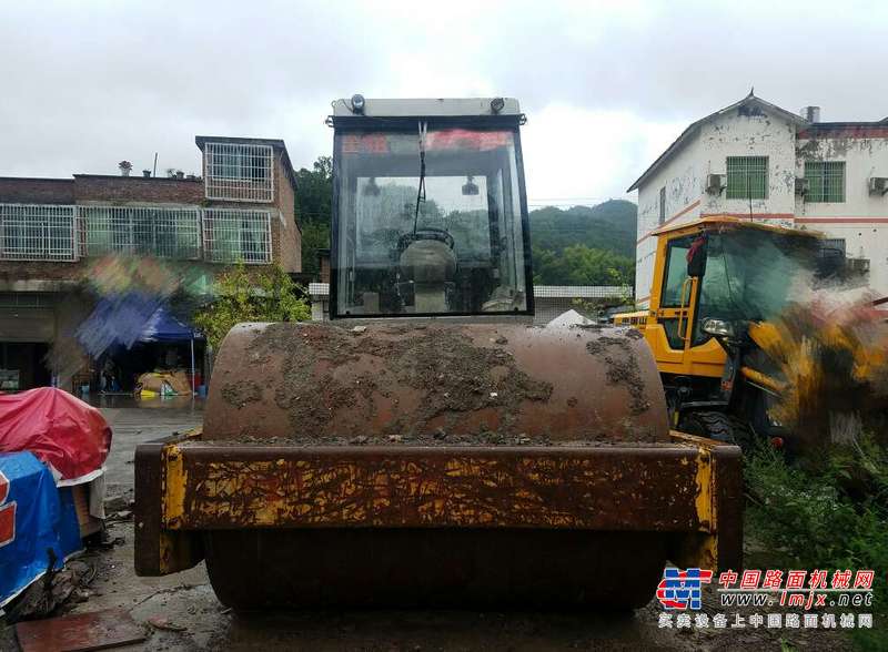 贵州出售转让二手6800小时2009年厦工三明YZ20B单钢轮压路机