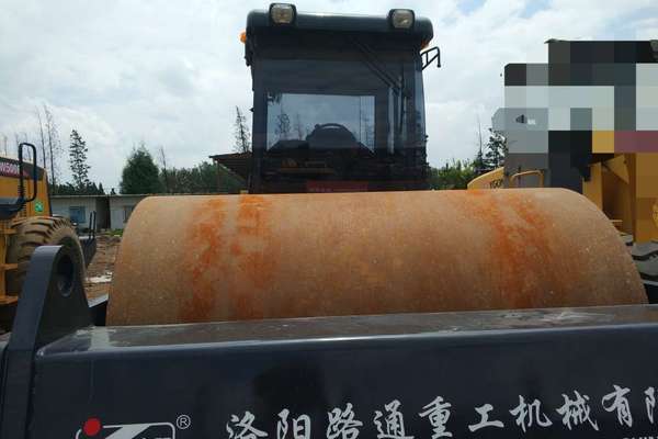 云南出售转让二手67小时2017年洛阳路通LT623B单钢轮压路机