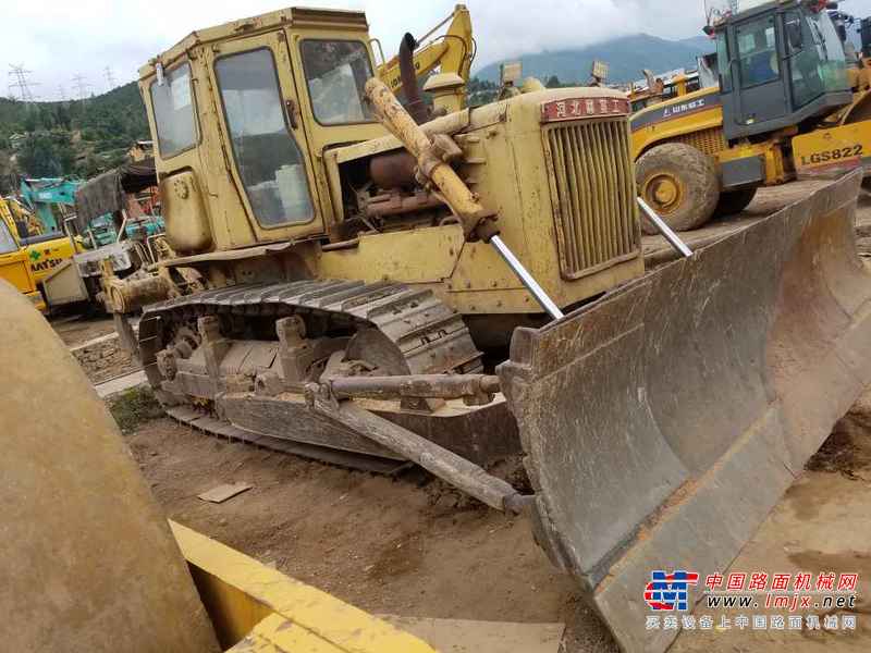 云南出售转让二手5236小时2004年宣工T140推土机