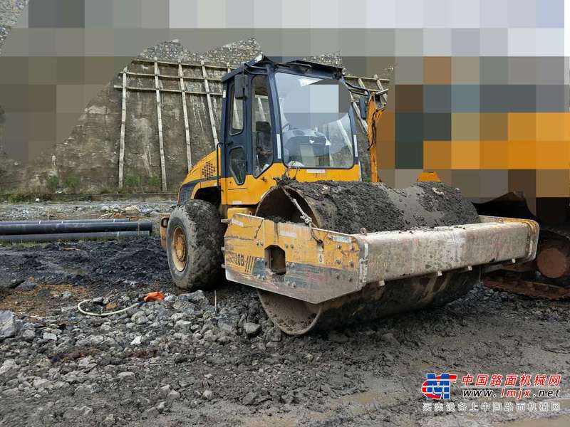 贵州出售转让二手4500小时2011年龙工LG520B单钢轮压路机
