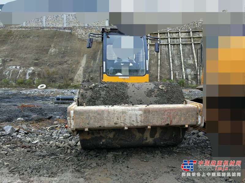 贵州出售转让二手4500小时2011年龙工LG520B单钢轮压路机