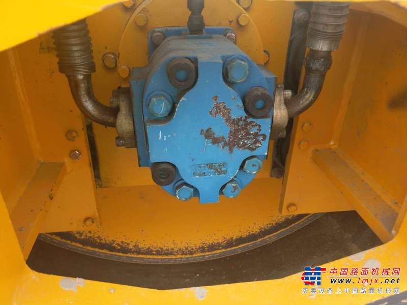 河南出售转让二手3562小时2013年龙工LG522B单钢轮压路机