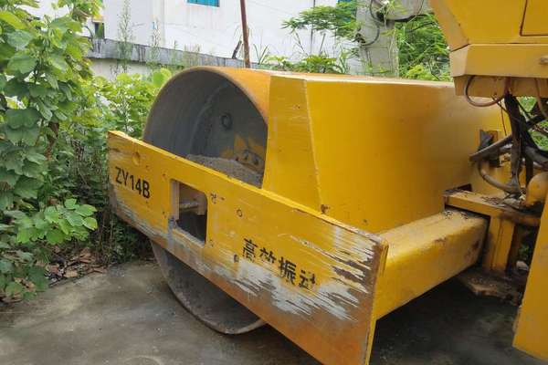 云南出售转让二手3142小时2009年洛阳路通YZ14B单钢轮压路机