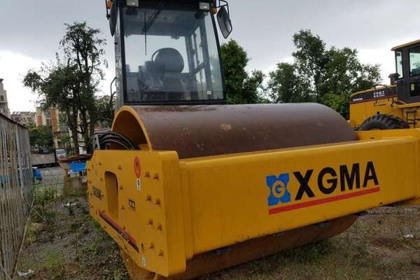 云南出售转让二手600小时2017年厦工XG6261单钢轮压路机