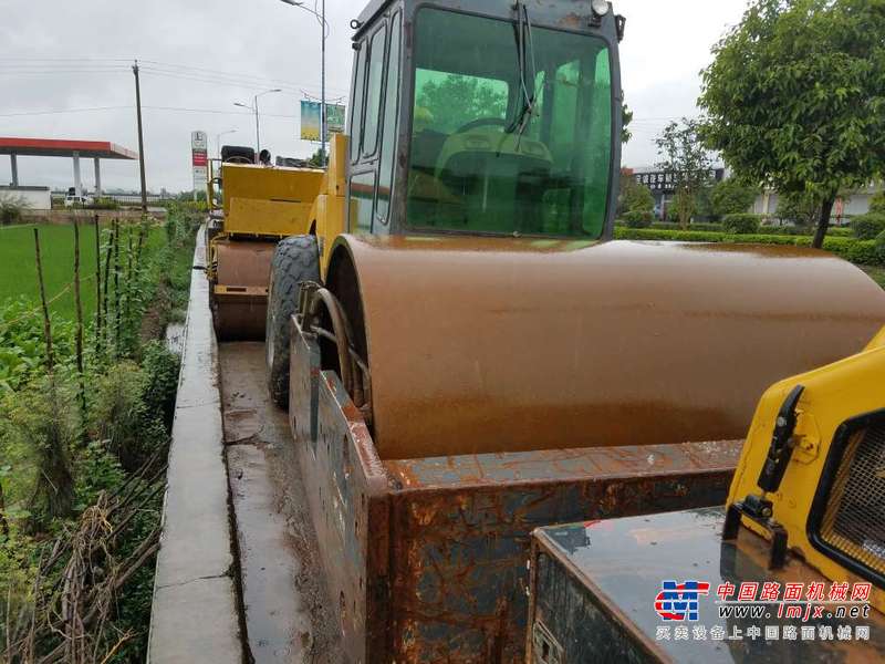 云南出售转让二手1341小时2011年洛阳路通LT620B单钢轮压路机