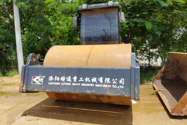 云南出售转让二手1247小时2016年洛阳路通LT622S单钢轮压路机