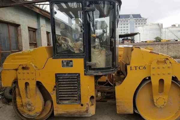 宁夏出售转让二手3000小时2013年洛阳路通LTC6双钢轮压路机