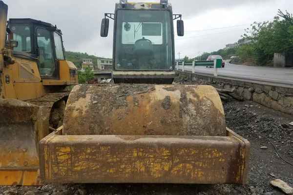 贵州出售转让二手6200小时2010年山推SR20M单钢轮压路机