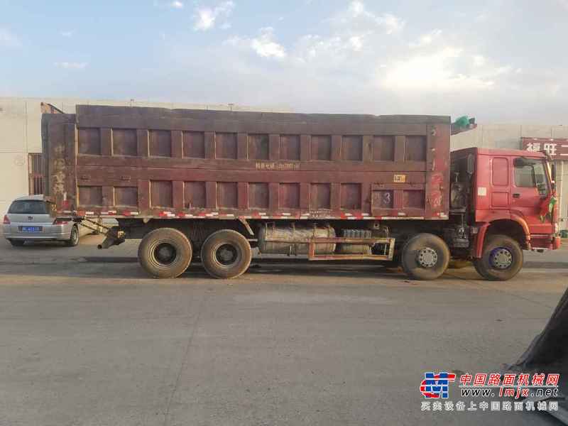 内蒙古出售转让二手2013年中国重汽ZZ3317N3567C1自卸车