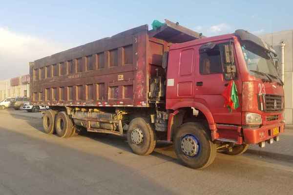 内蒙古出售转让二手2013年中国重汽ZZ3317N3567C1自卸车