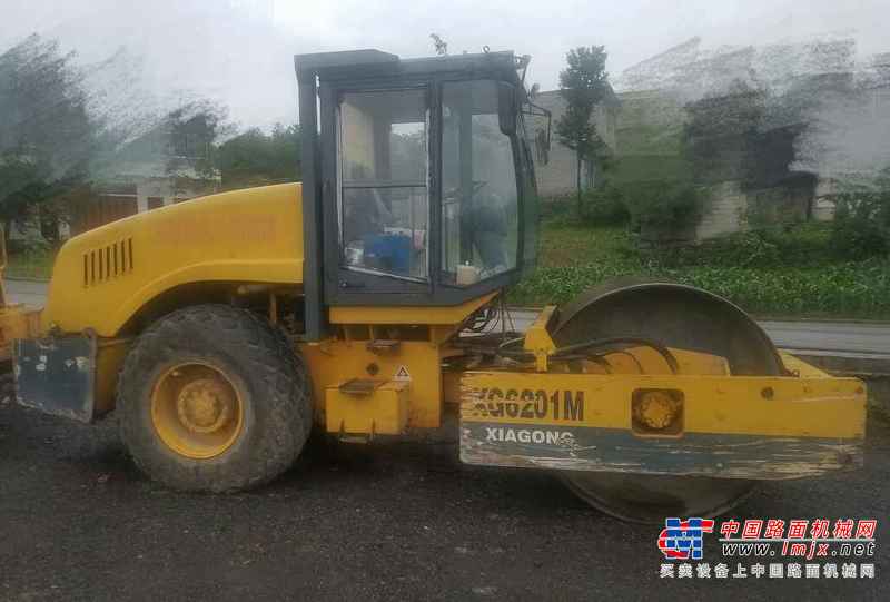 贵州出售转让二手5800小时2010年厦工XG6201单钢轮压路机