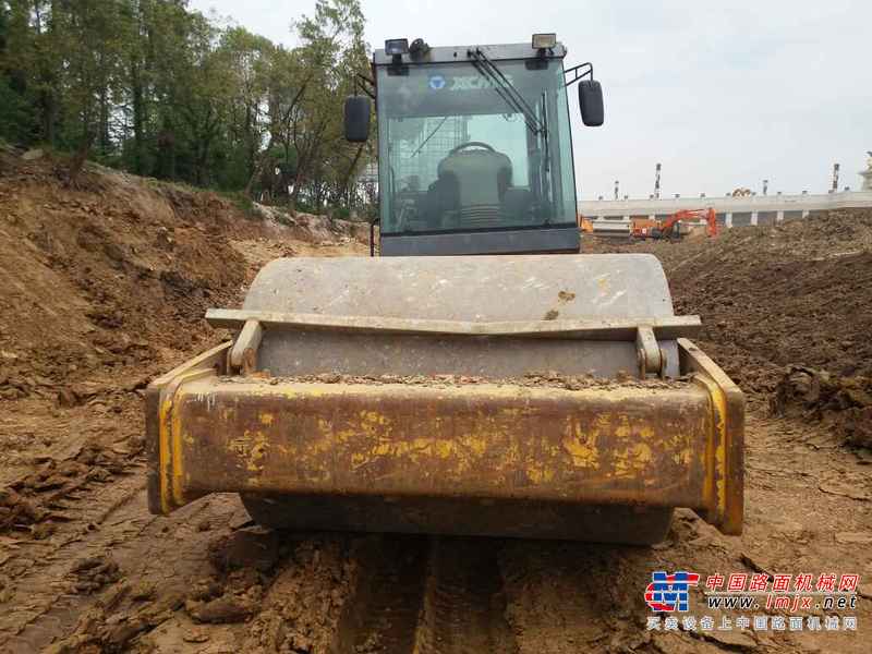 陕西出售转让二手5000小时2011年徐工XS222J单钢轮压路机